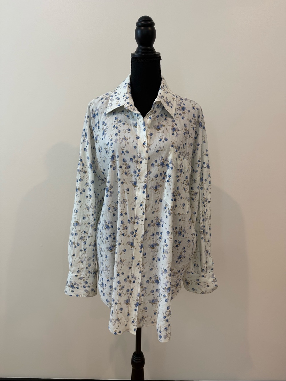 Antonio Melani Blue Floral Button-Down Shirt Size Large